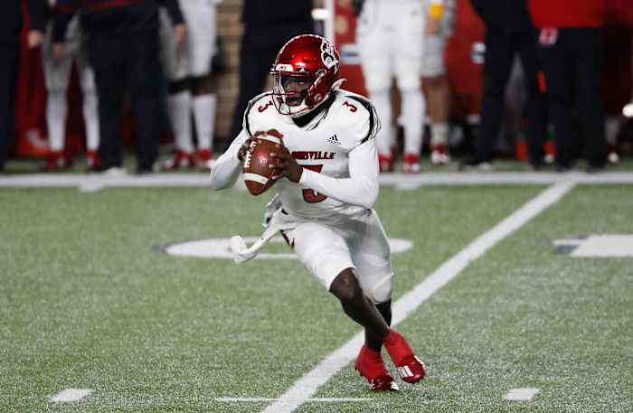 Louisville QB Malik Cunningham Rolling Out